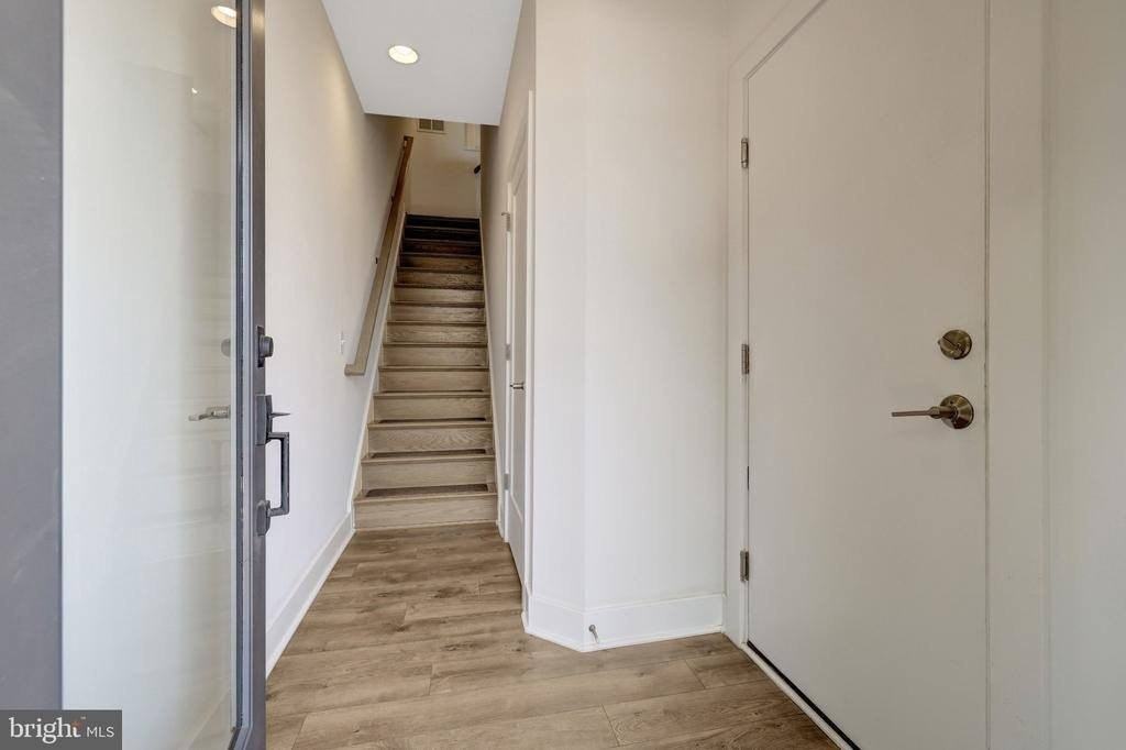11247 Beaker St - Photo 6 of 50
