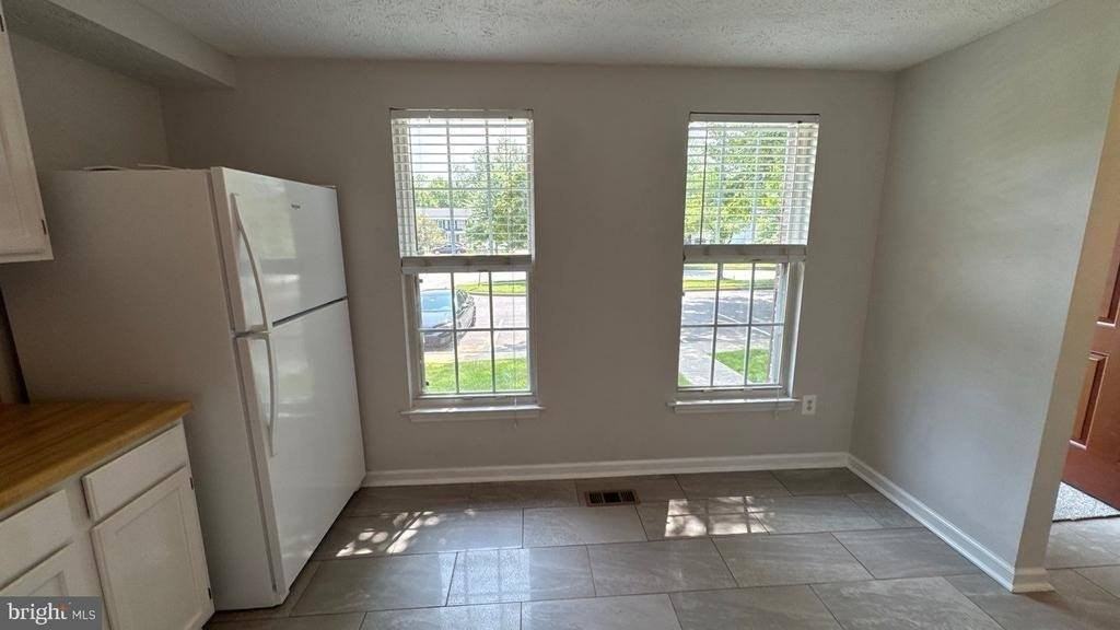 10802 Beech Creek Dr - Photo 7 of 26