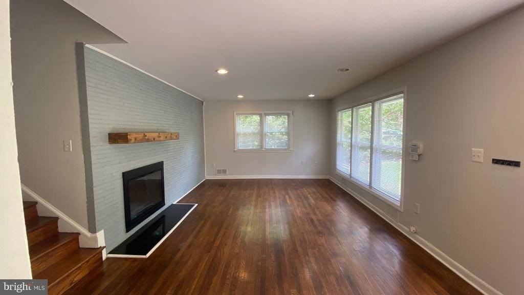 6006 Windham Rd - Photo 2 of 19