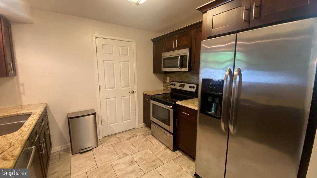 6006 Windham Rd - Photo 5 of 19