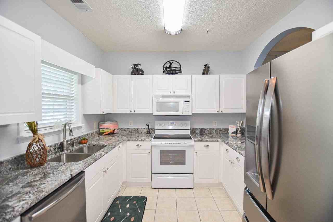 5825 Catalina Dr - Photo 5 of 21