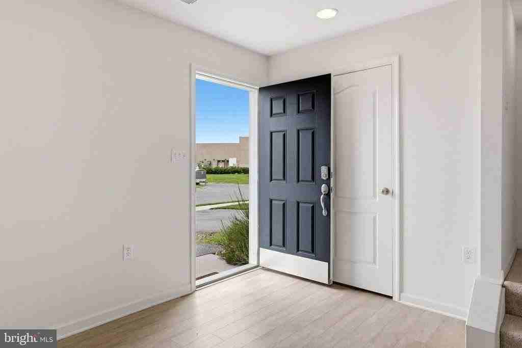 658 Thumper Dr - Photo 2 of 41