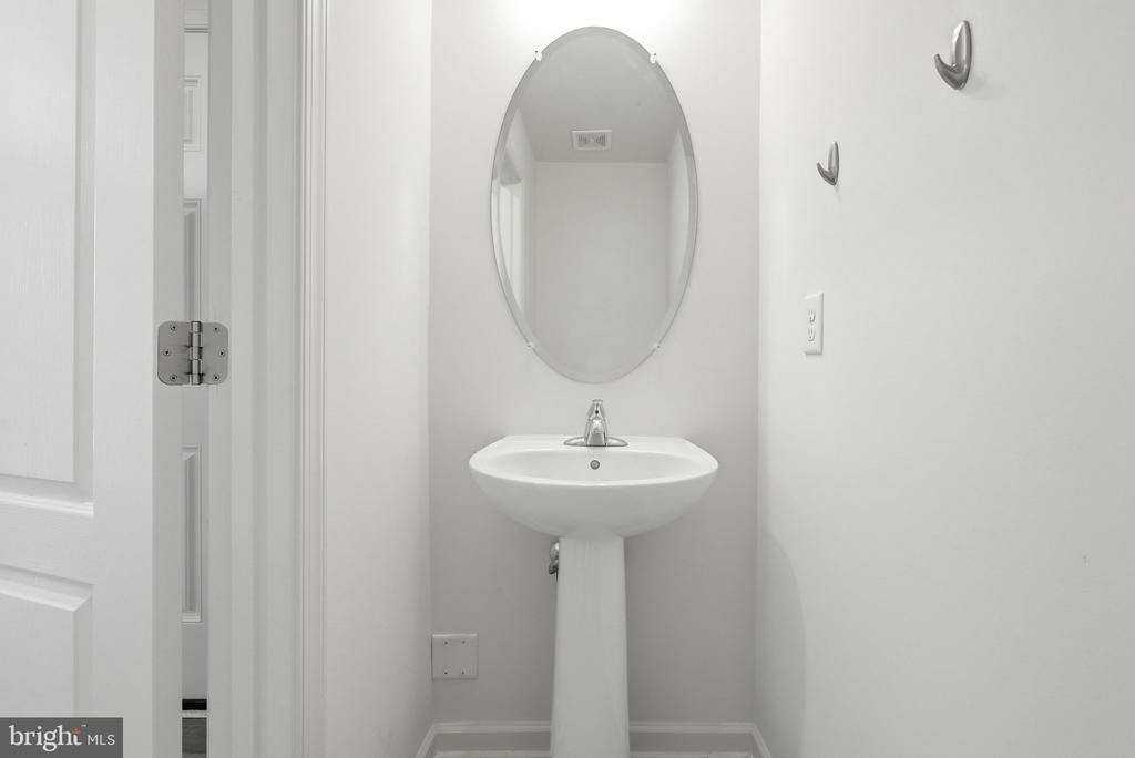 658 Thumper Dr - Photo 7 of 41