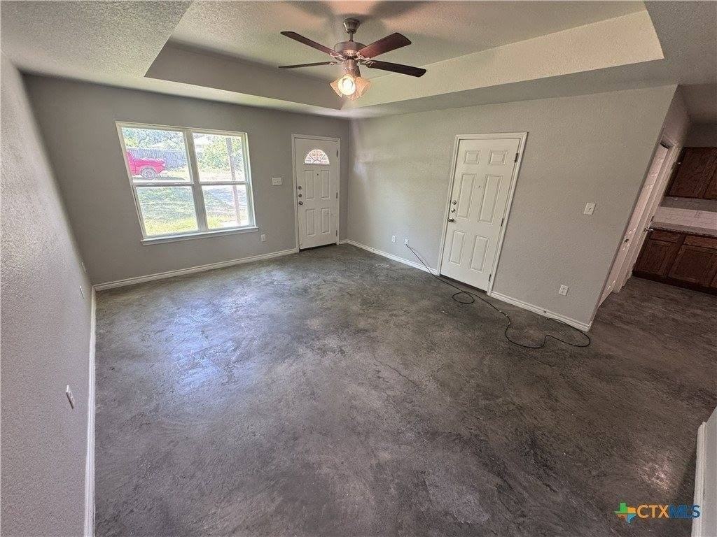 1615 Pontotoc Trce - Photo 3 of 12