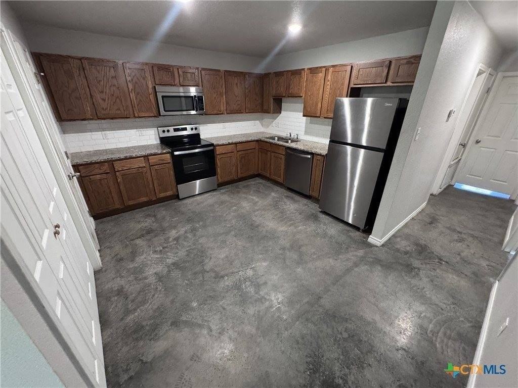 1615 Pontotoc Trce - Photo 4 of 12