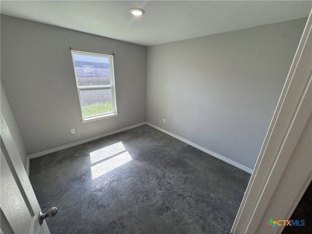 1615 Pontotoc Trce - Photo 6 of 12