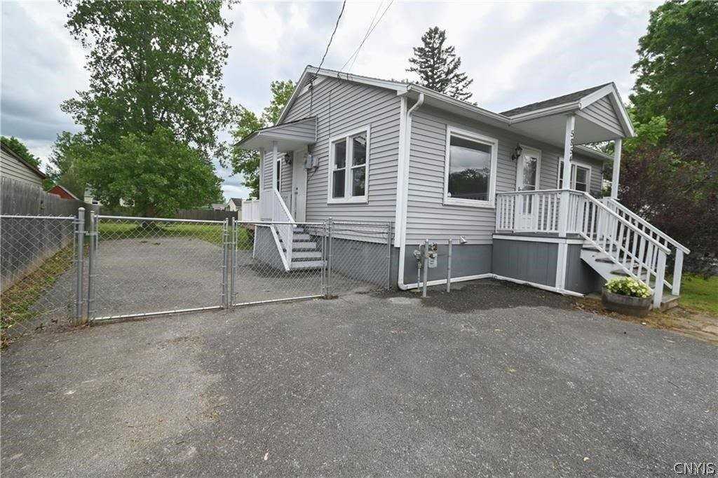 5854 Reis Dr - Photo 3 of 24