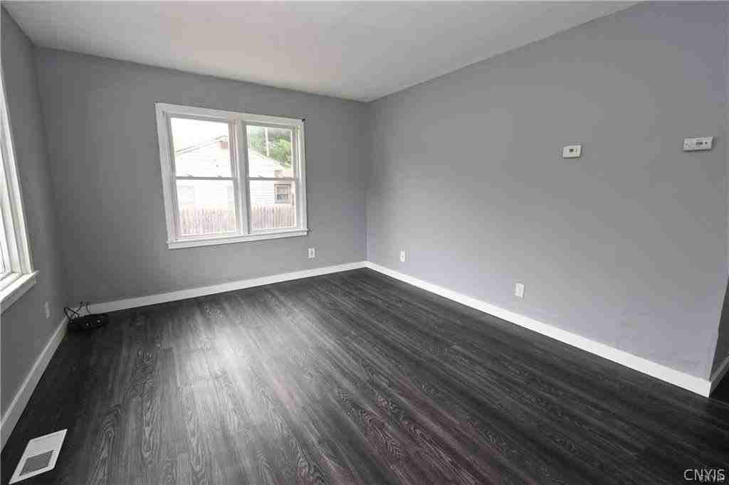 5854 Reis Dr - Photo 4 of 24