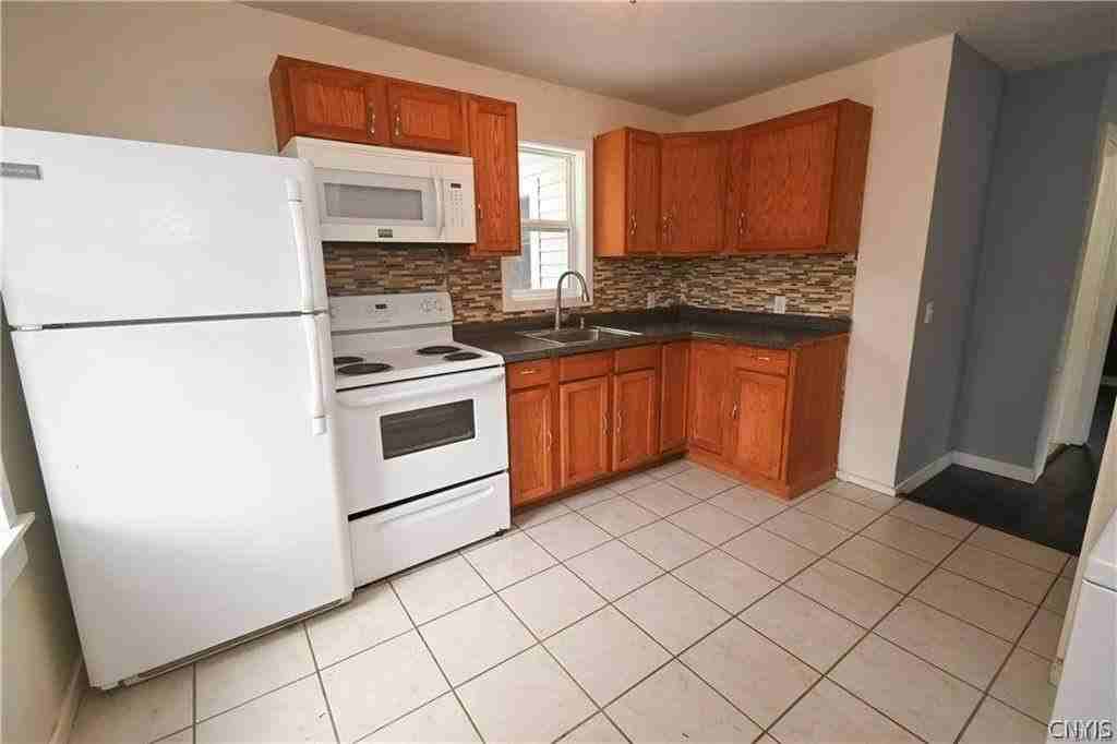 5854 Reis Dr - Photo 5 of 24