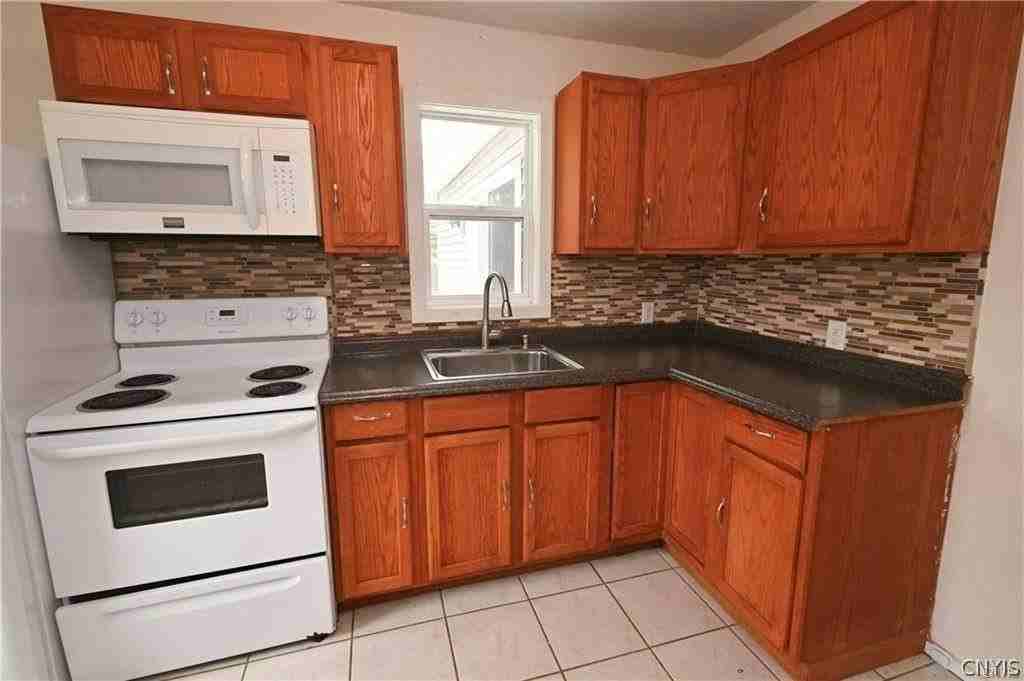 5854 Reis Dr - Photo 6 of 24