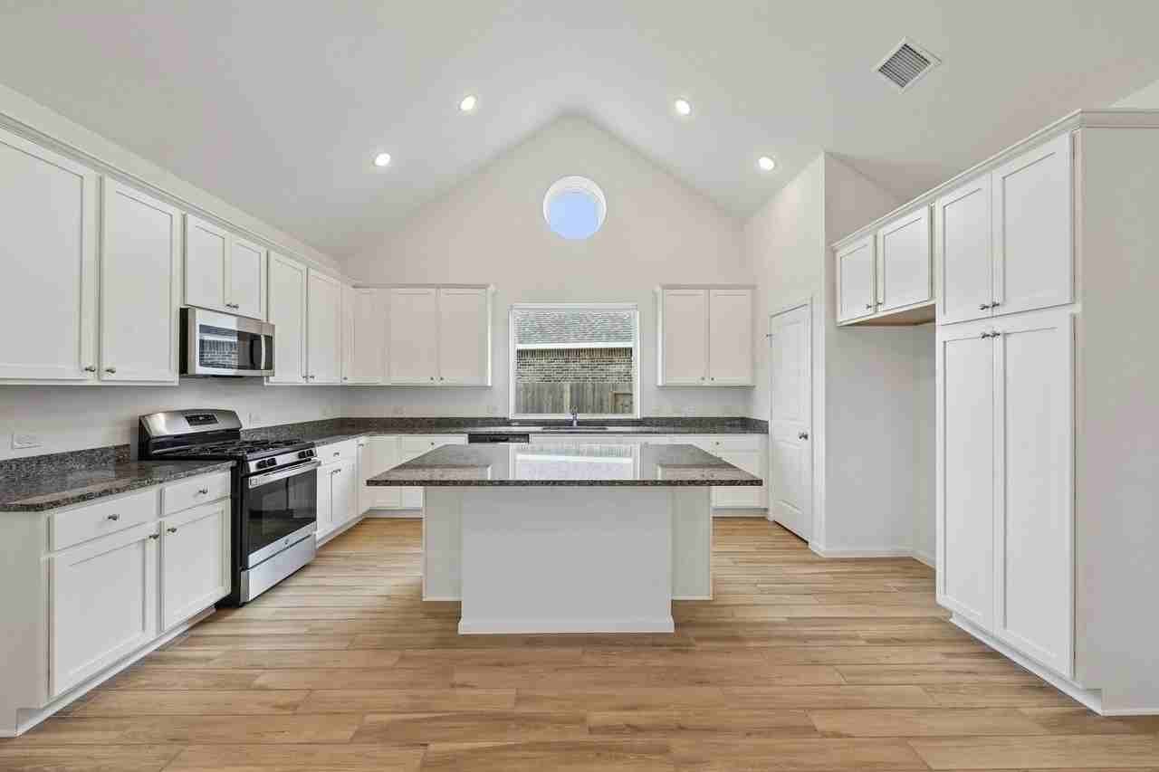 7818 Palm Glade Dr - Photo 3 of 45