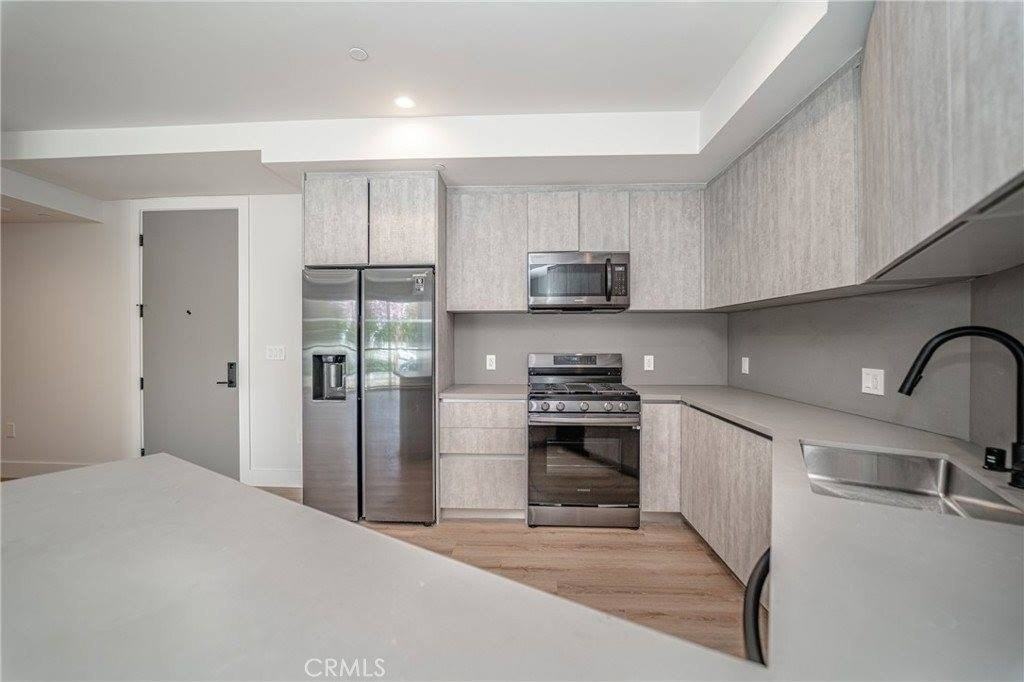 2828 London St - Photo 5 of 30