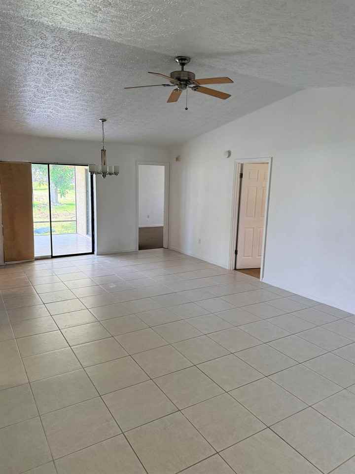 508 NE Azalea - Photo 2 of 13