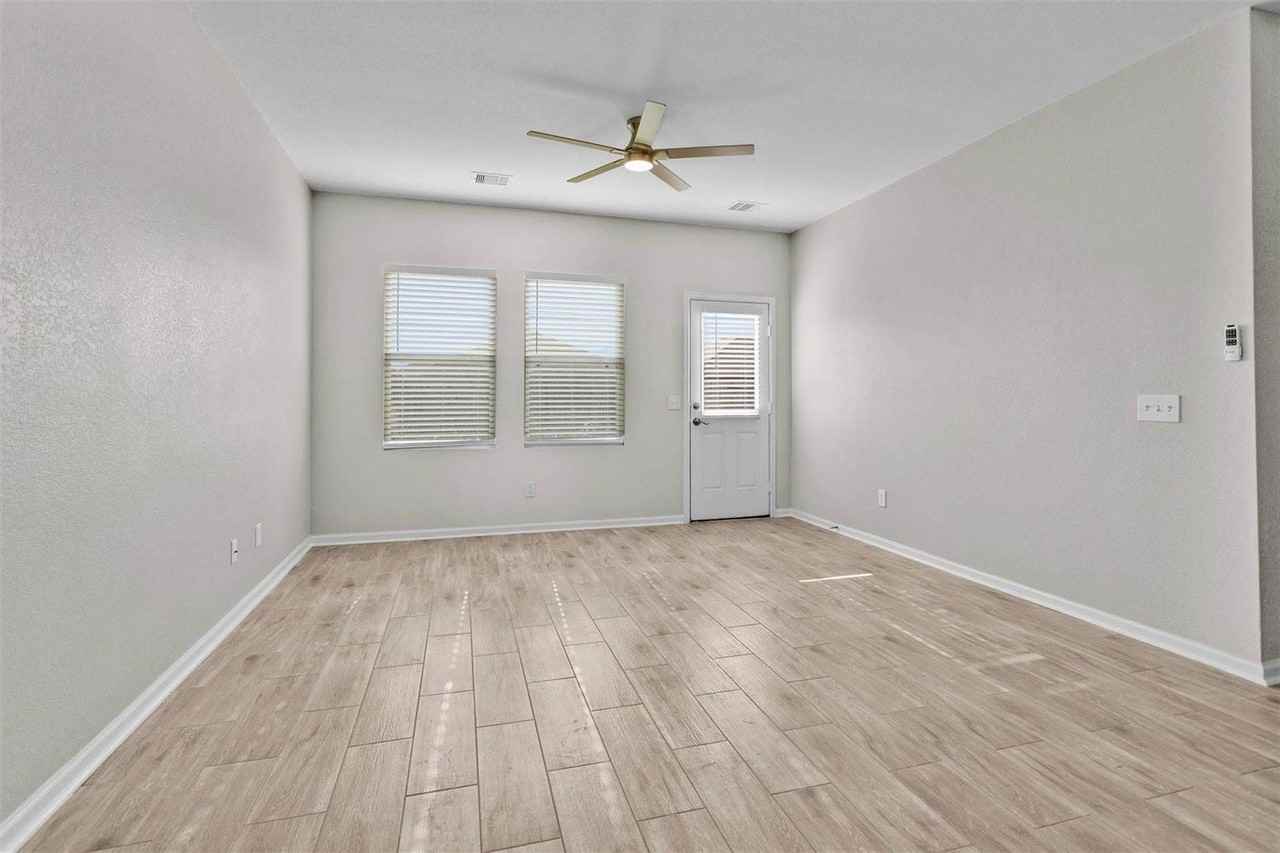 1028 White Birch Ln - Photo 4 of 22