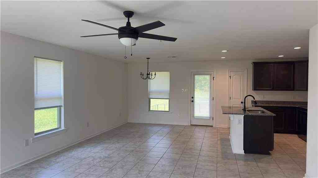 44079 Parker Blvd - Photo 4 of 15