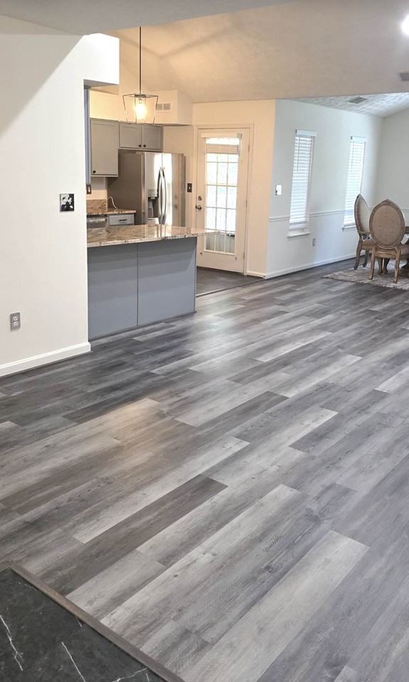 3708 Excalibur Ct - Photo 3 of 10