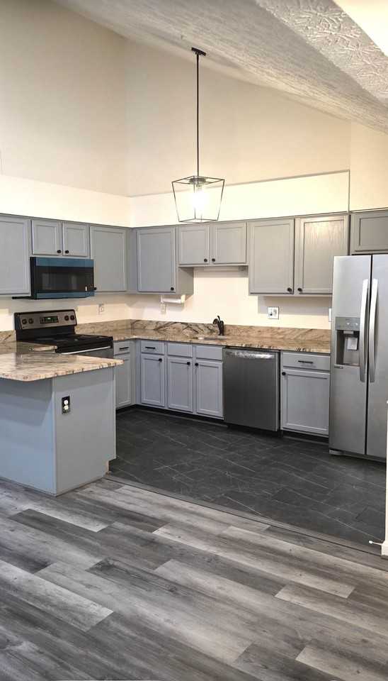 3708 Excalibur Ct - Photo 7 of 10