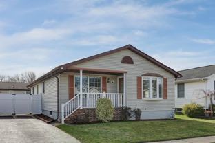 16 Pine Tree Ln - Photo 1 of 1