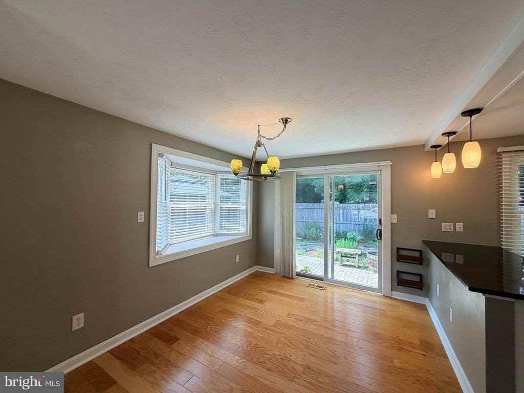 1458 Ashwood Ct - Photo 4 of 20