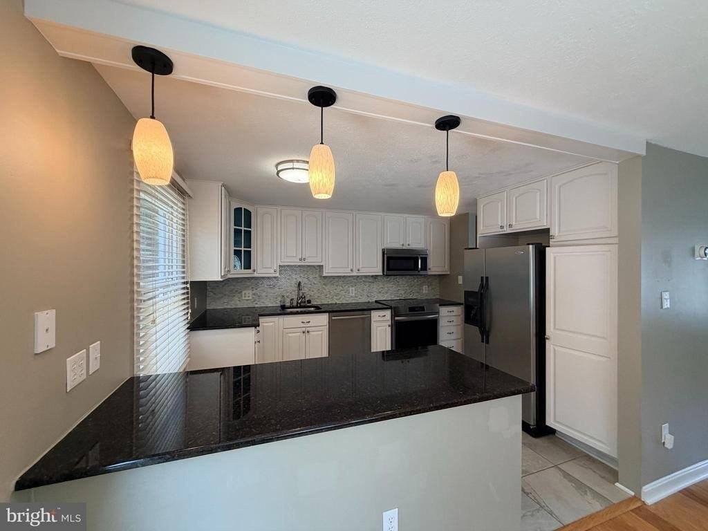 1458 Ashwood Ct - Photo 5 of 20