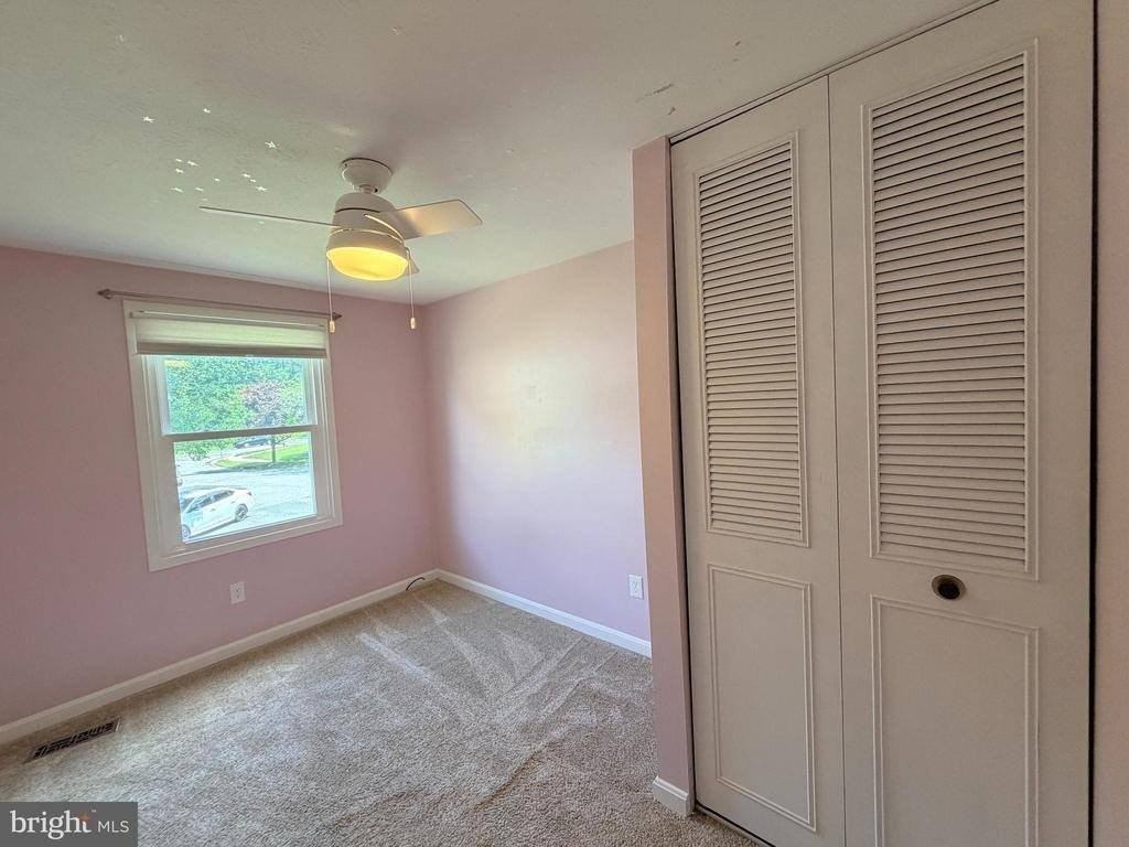 1458 Ashwood Ct - Photo 7 of 20