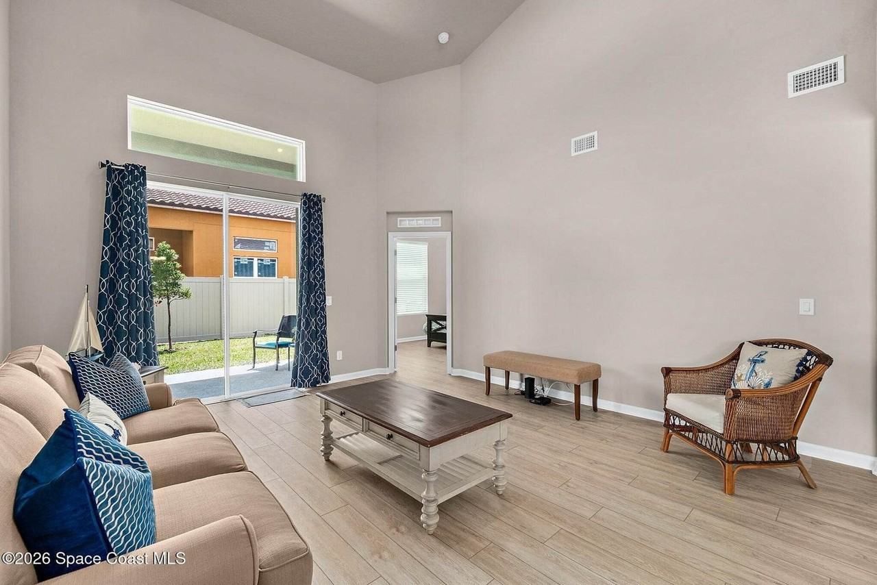 775 Simeon Dr - Photo 5 of 23