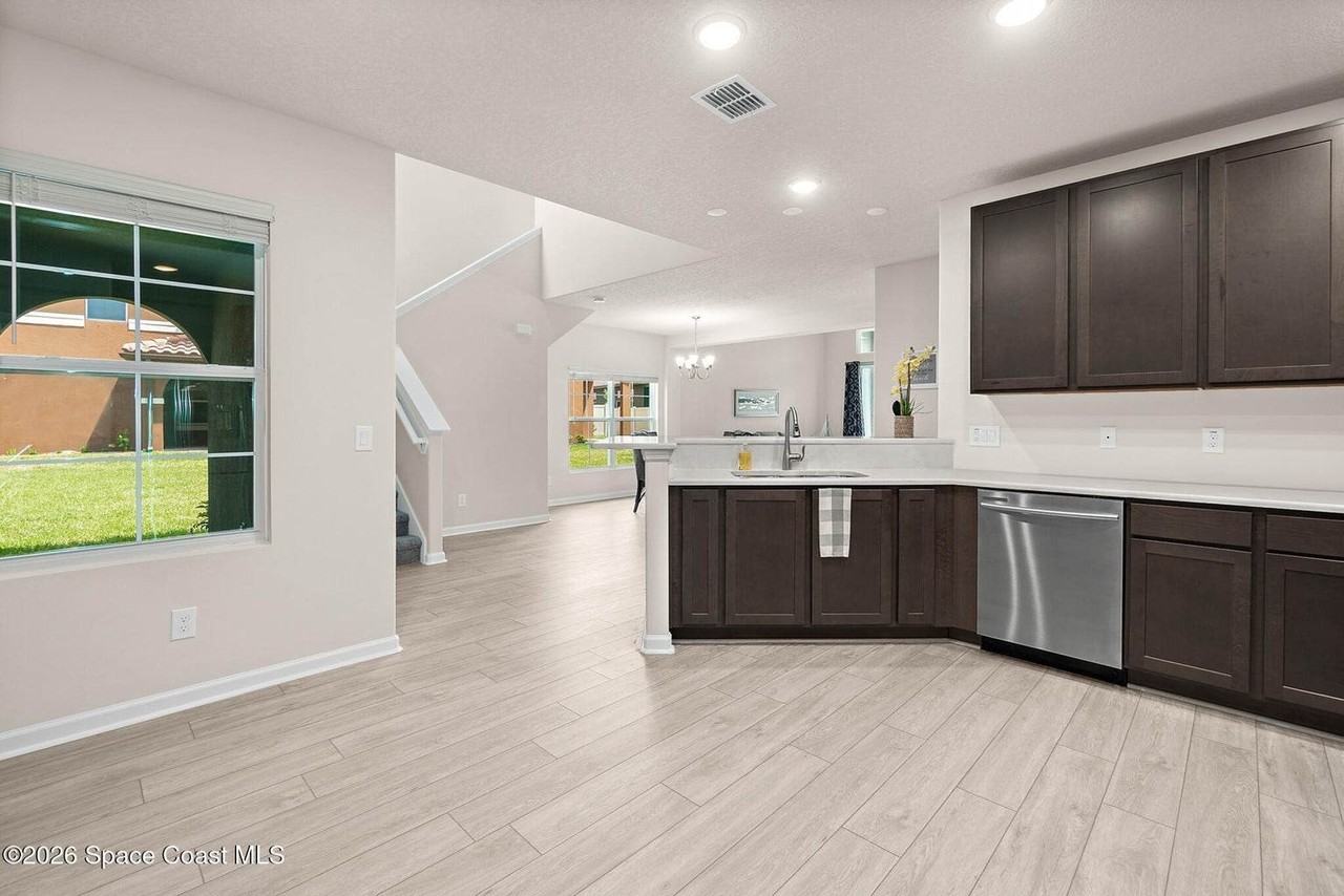775 Simeon Dr - Photo 7 of 23