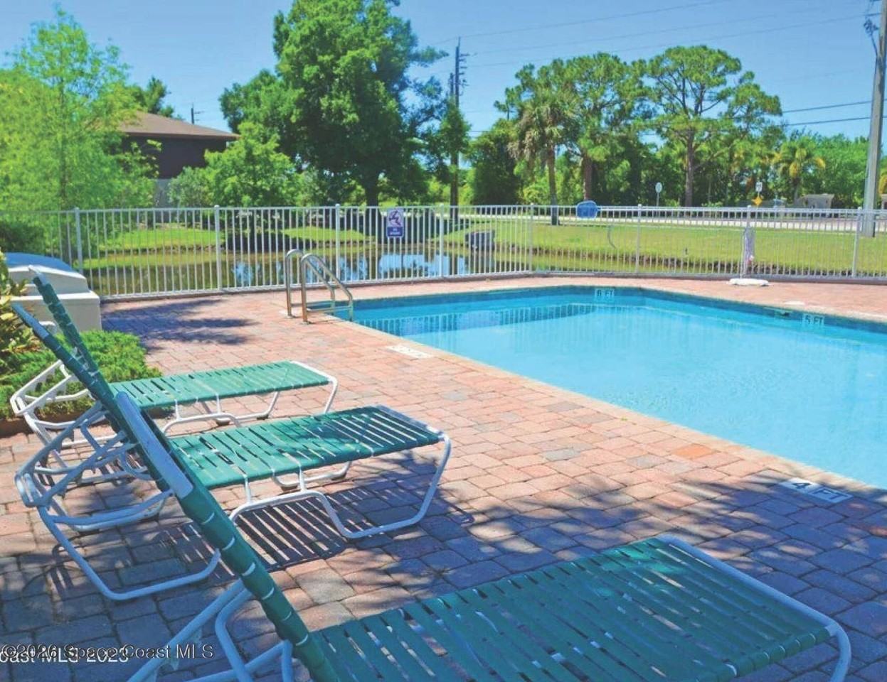 400 Yellow Tail Ln - Photo 3 of 6