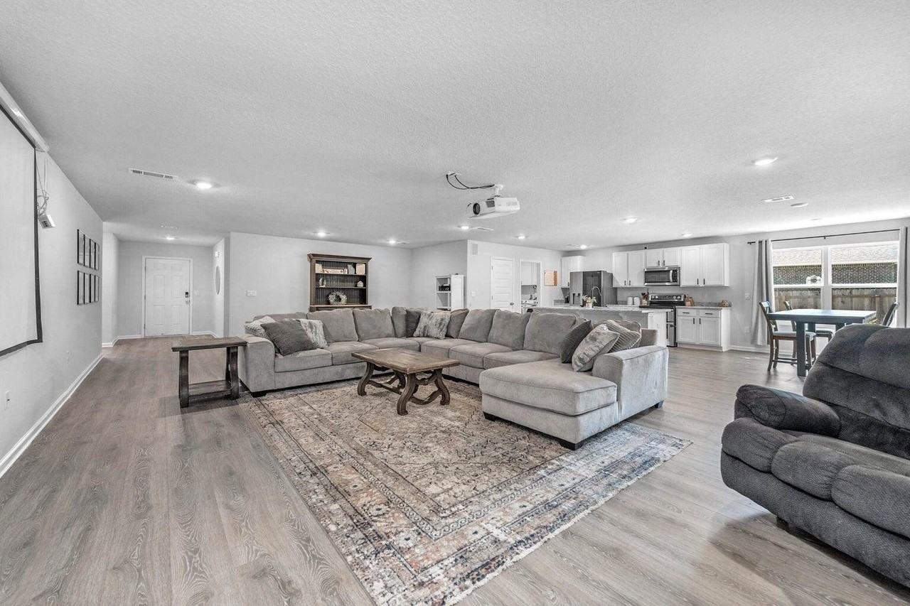 6537 Torrey Pines Trce - Photo 4 of 26