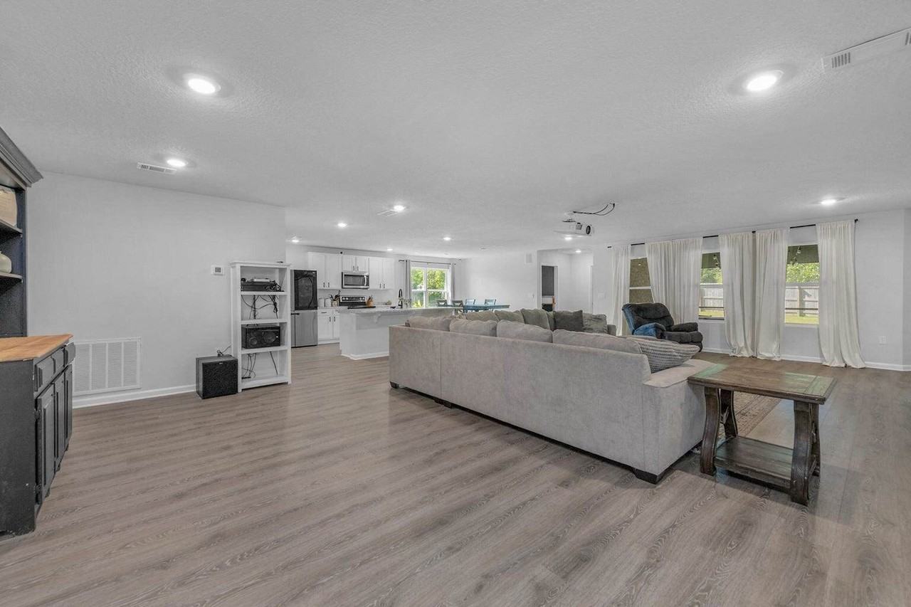 6537 Torrey Pines Trce - Photo 6 of 26