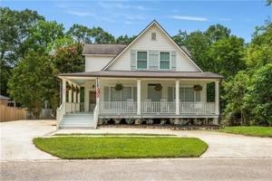 featured image of 921 Carriage Way