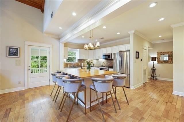 921 Carriage Way - Photo 2 of 28