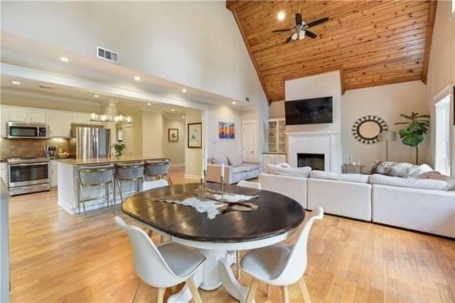 921 Carriage Way - Photo 7 of 28