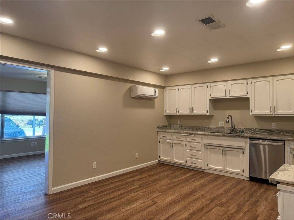 2100 Kennedy Ave - Photo 5 of 37