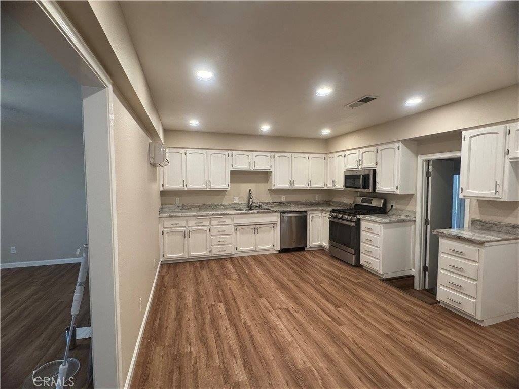 2100 Kennedy Ave - Photo 6 of 37