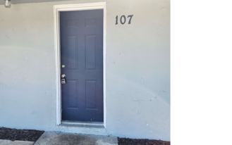 162 Sw Palm Gln - Photo 1 of 1