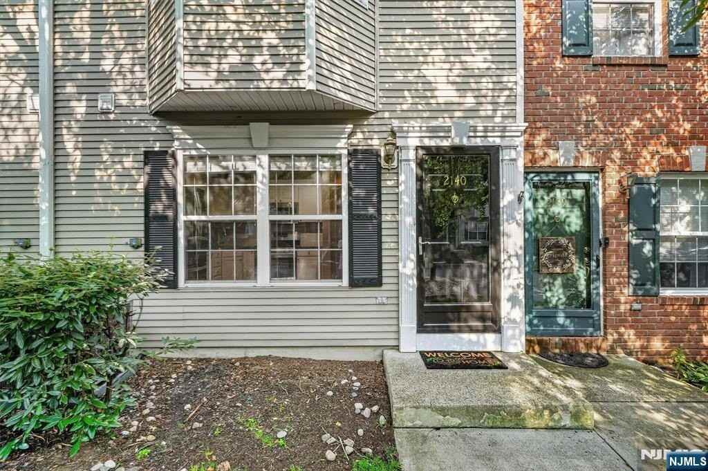 2140 Jordan Ct - Photo 2 of 28