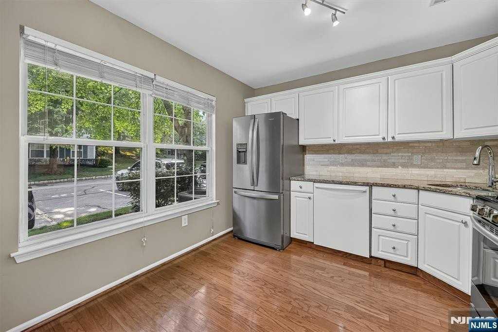 2140 Jordan Ct - Photo 3 of 28