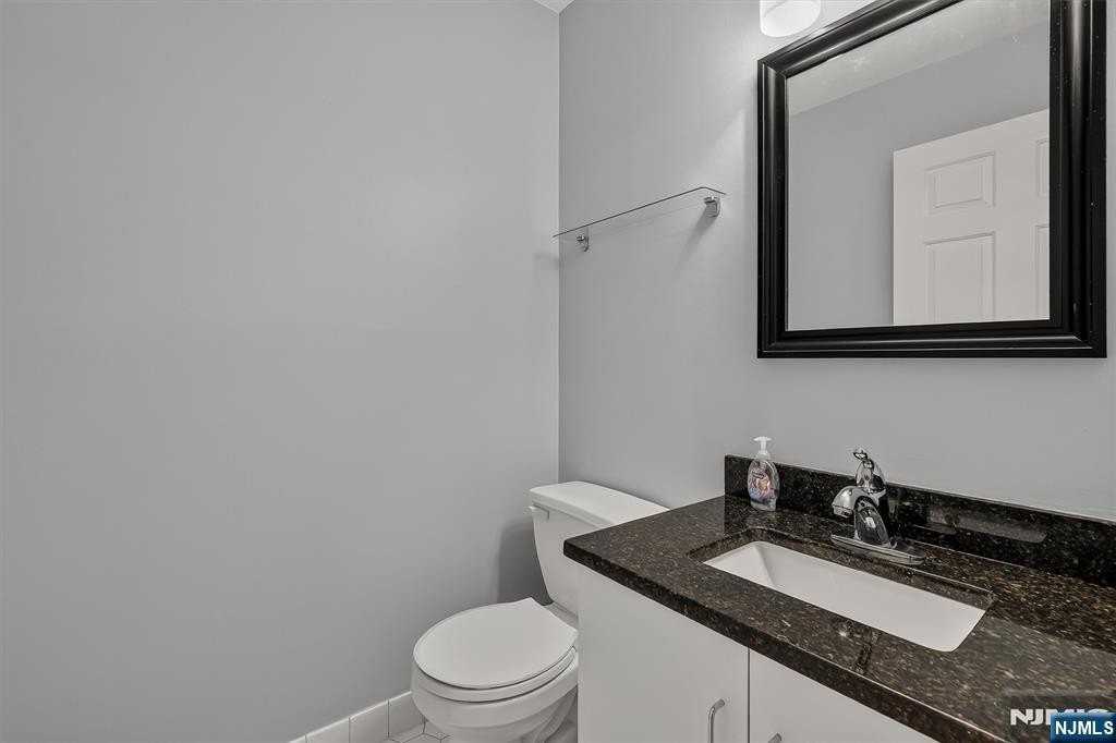 2140 Jordan Ct - Photo 7 of 28
