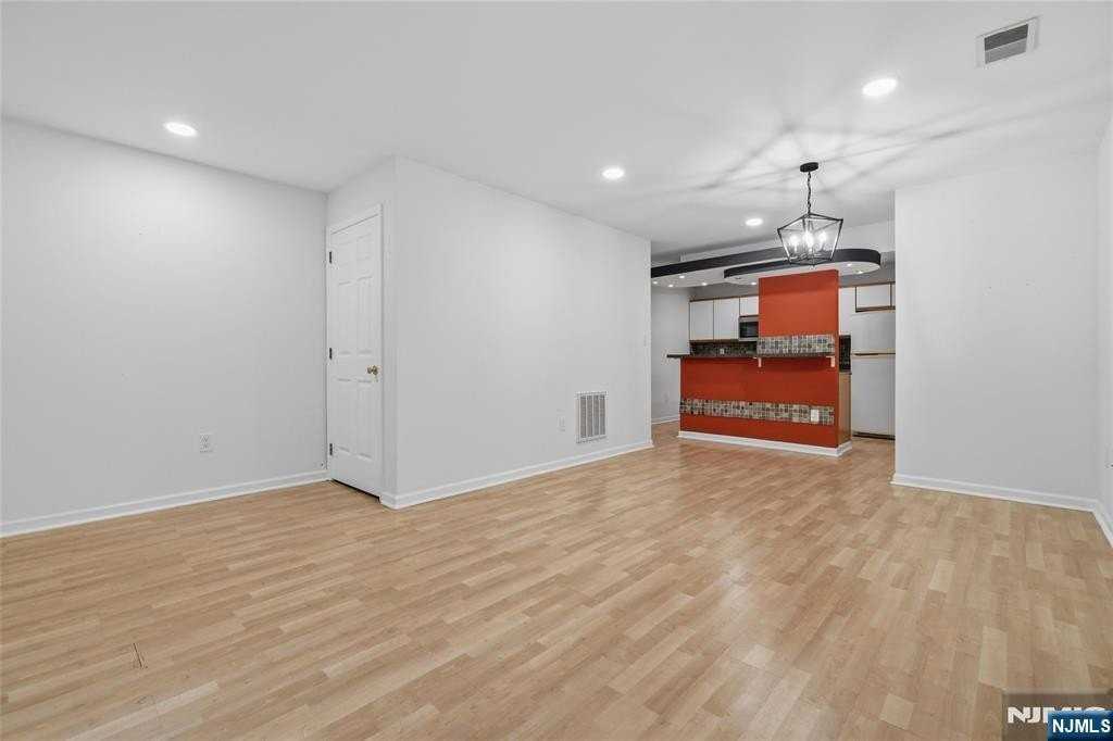 2148 Jordan Ct - Photo 6 of 21