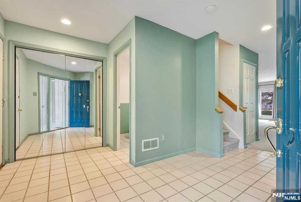 43 Forsgate Ct #43C - Photo 4 of 32