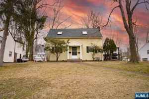 featured image of 415 Demarest Ave
