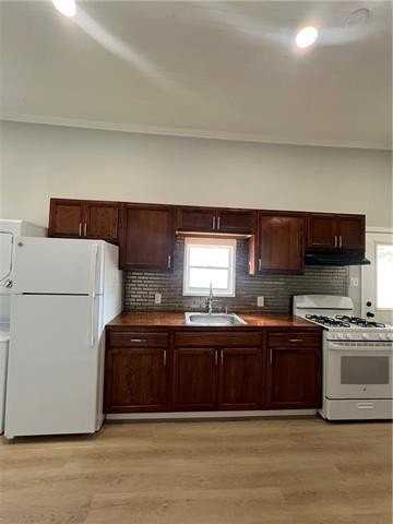 240 Nursery Ave - Photo 4 of 11