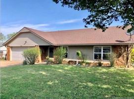 featured image of 5444 Woodland Rd