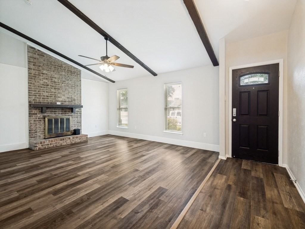 1607 Glenhill Ln - Photo 3 of 17