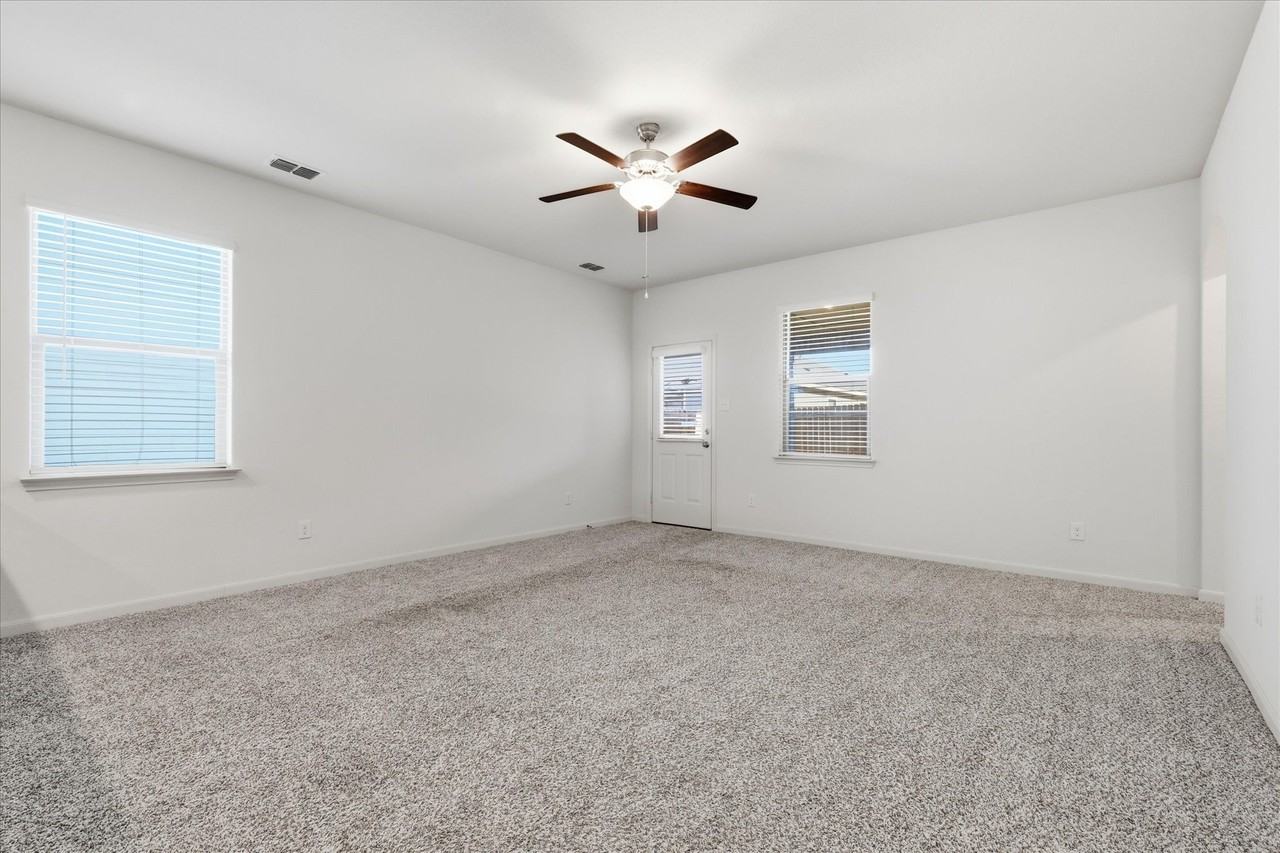 13518 Mineral Rd - Photo 7 of 36
