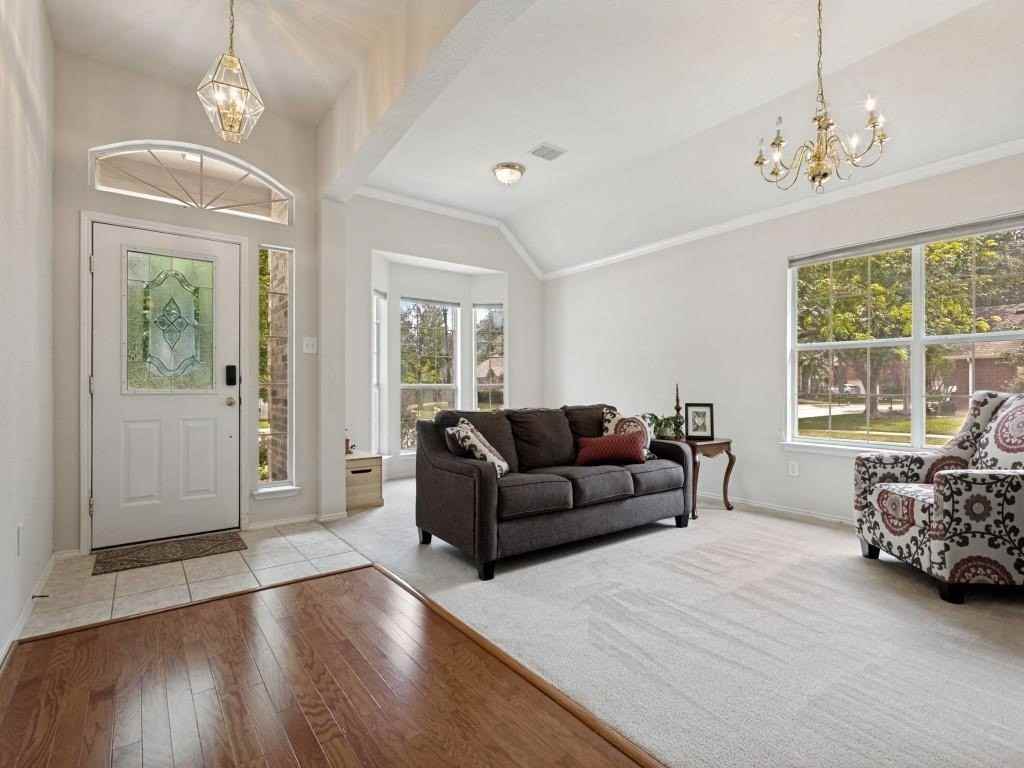 7901 Stonehaven Ln - Photo 4 of 18