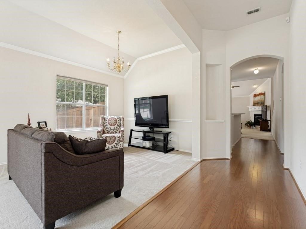 7901 Stonehaven Ln - Photo 5 of 18