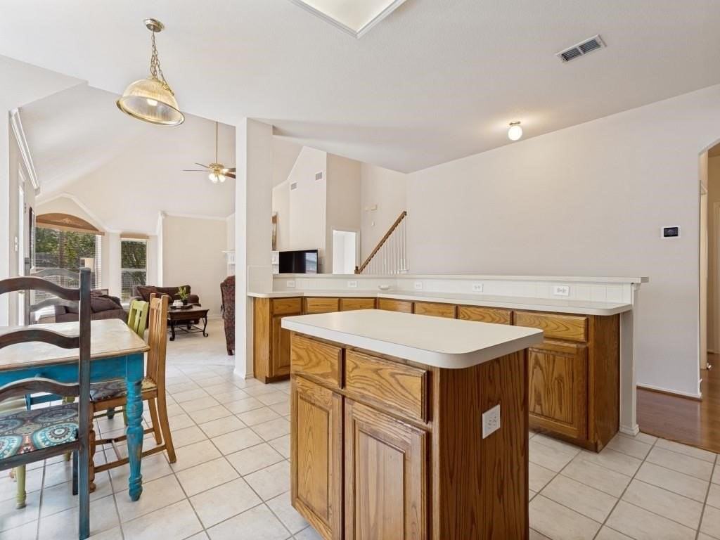 7901 Stonehaven Ln - Photo 7 of 18