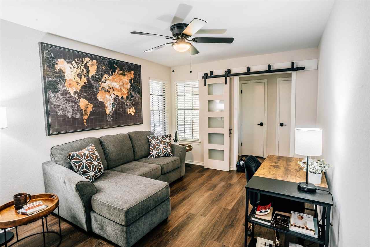 6309 Riviera Dr - Photo 5 of 31